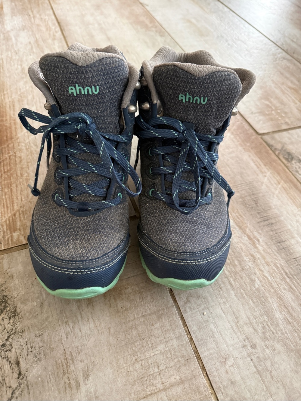 Ahnu Teva Sugarpine Waterproof Hiking Boots US Size 7